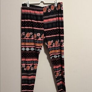 Women’s No Boundaries floral leggings